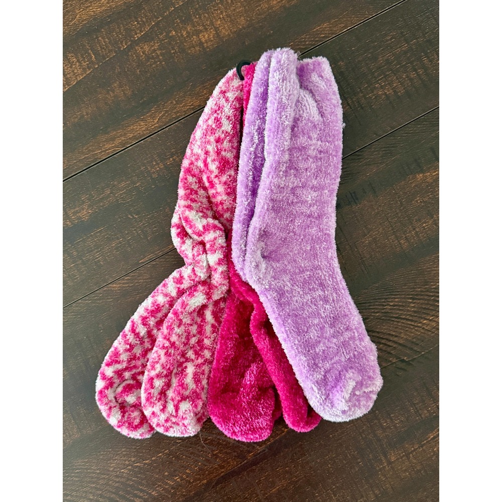 NWT Hue‎ Cozies Accessories – 3 Pairs Fuzzy Socks - Picture 4 of 4